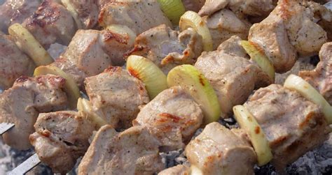 Выбор мяса для шашлыка и его подготовка