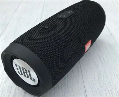 Проверка заряда колонки JBL GO 3 через приложение